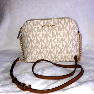 NWT Gorgeous white w/MK logo leather crossbody bag